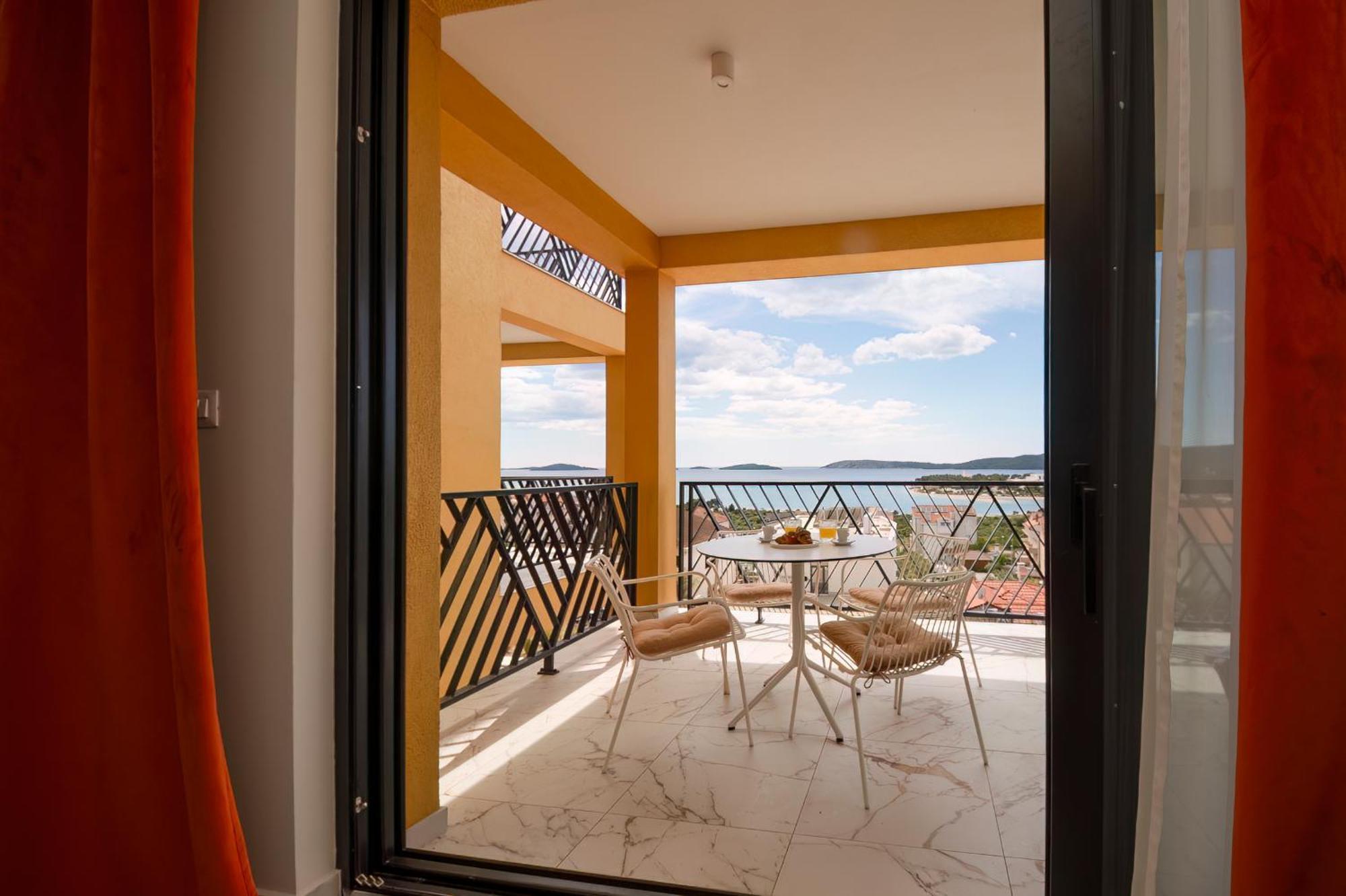 Mediterana Art Deco Resort (Adults Only) Sibenik Bagian luar foto