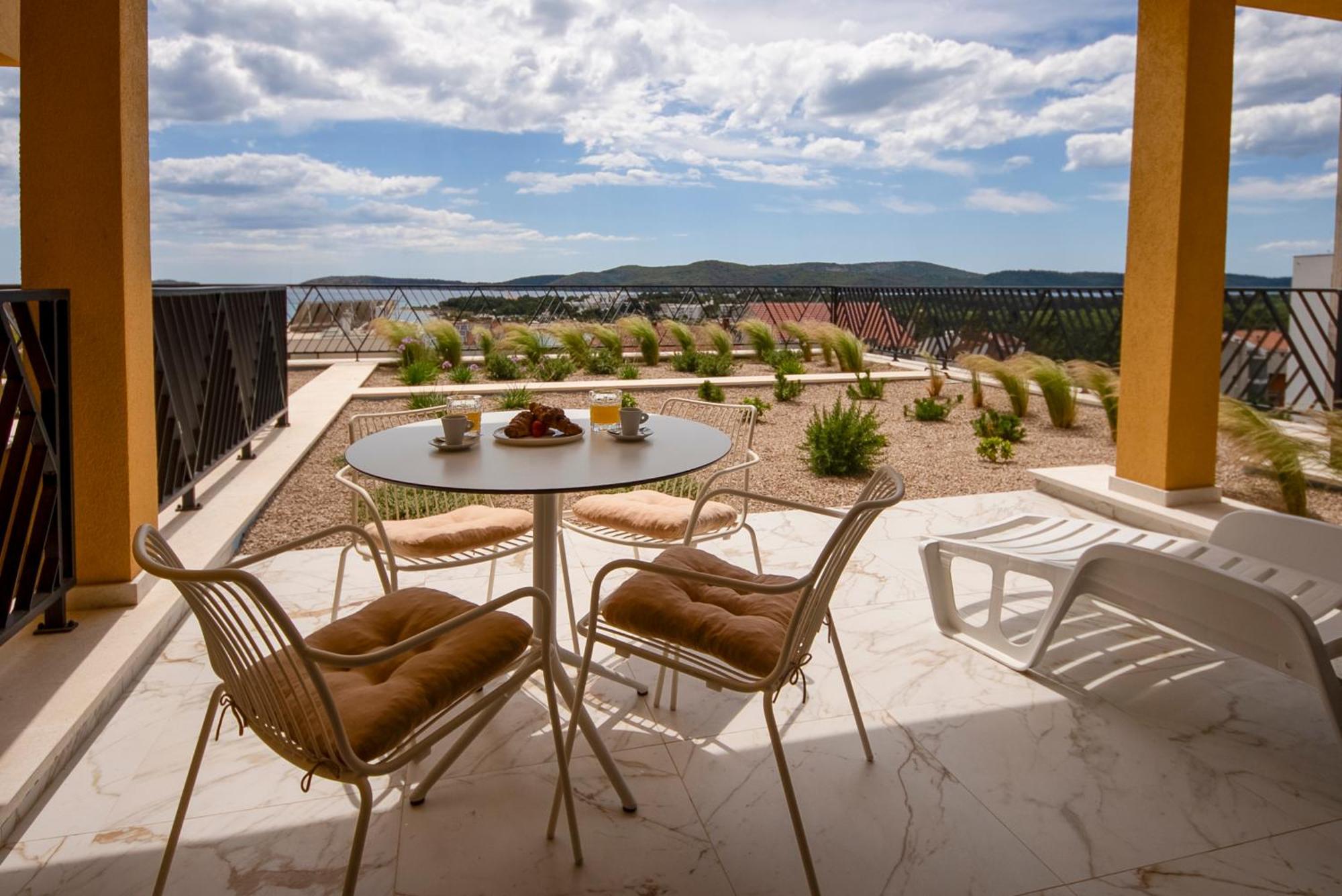 Mediterana Art Deco Resort (Adults Only) Sibenik Bagian luar foto