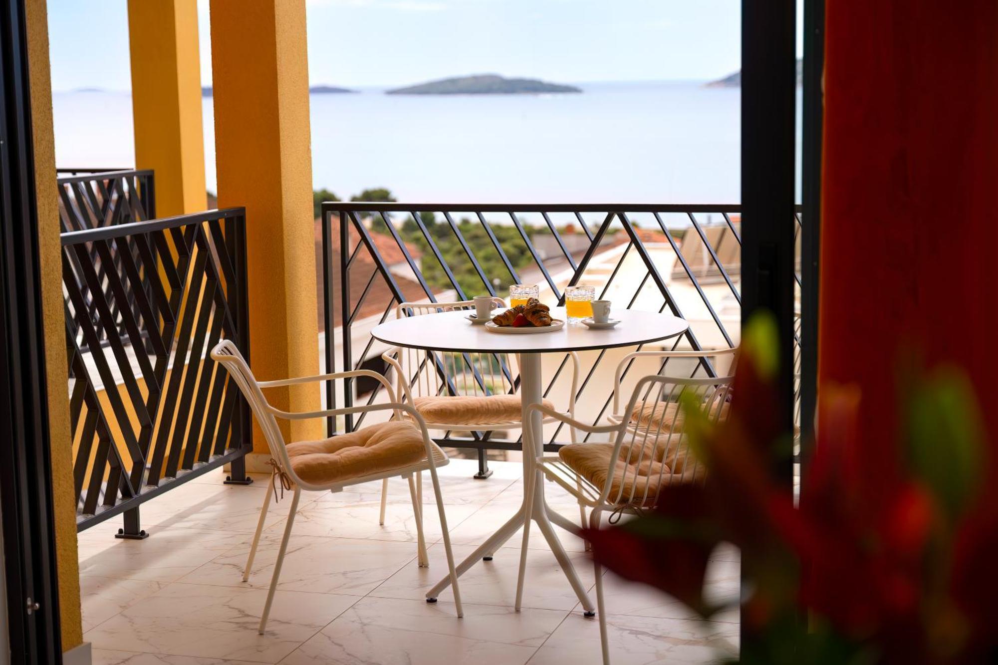 Mediterana Art Deco Resort (Adults Only) Sibenik Bagian luar foto