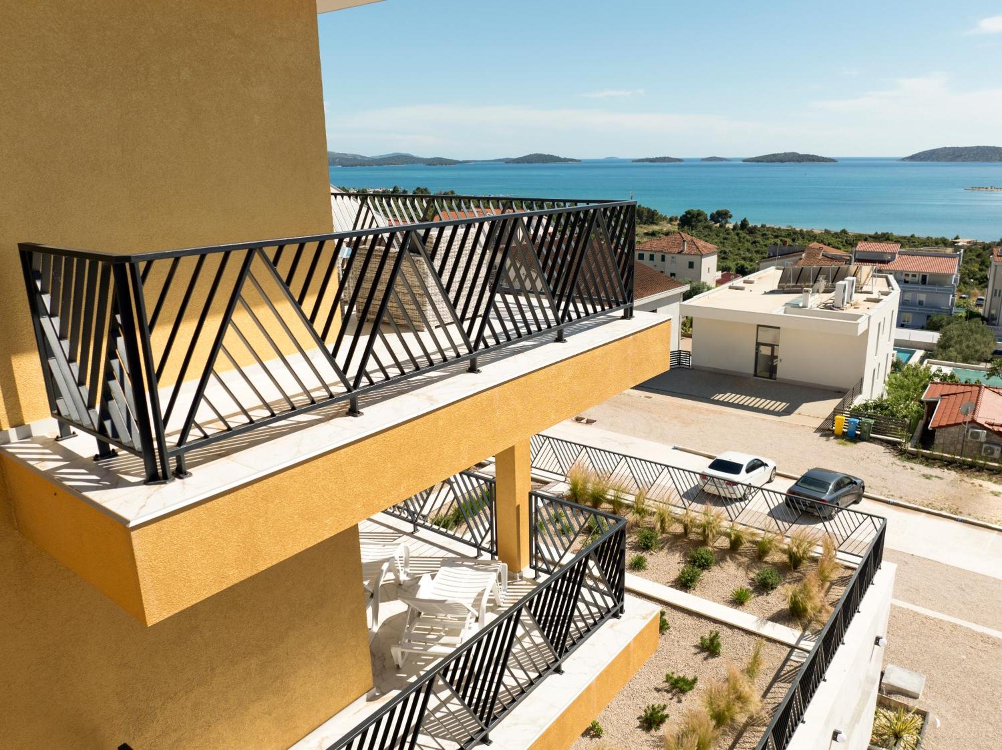 Mediterana Art Deco Resort (Adults Only) Sibenik Bagian luar foto