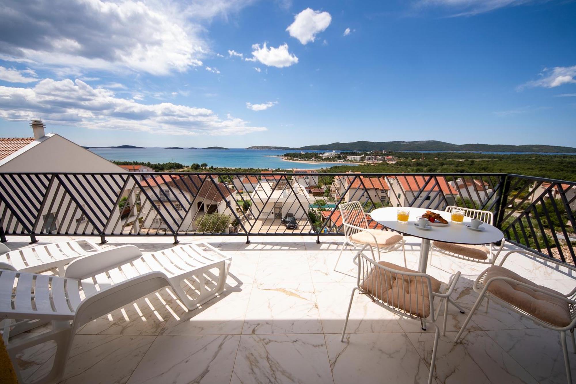 Mediterana Art Deco Resort (Adults Only) Sibenik Bagian luar foto